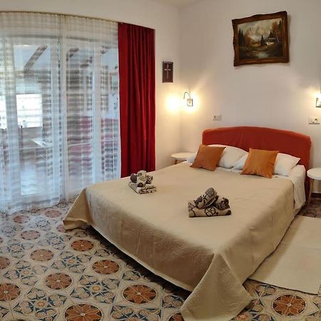 Apartment Istra Near Beach Ровин Екстериор снимка